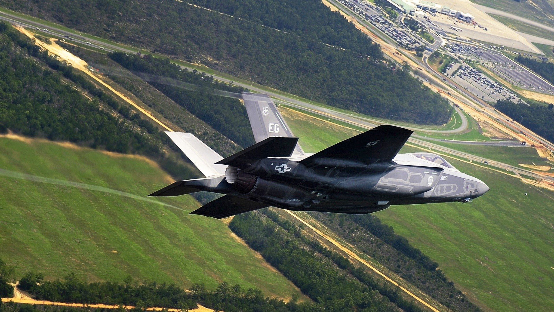 “高速飘逸”——车手漂移技巧大公开,高速漂移视频