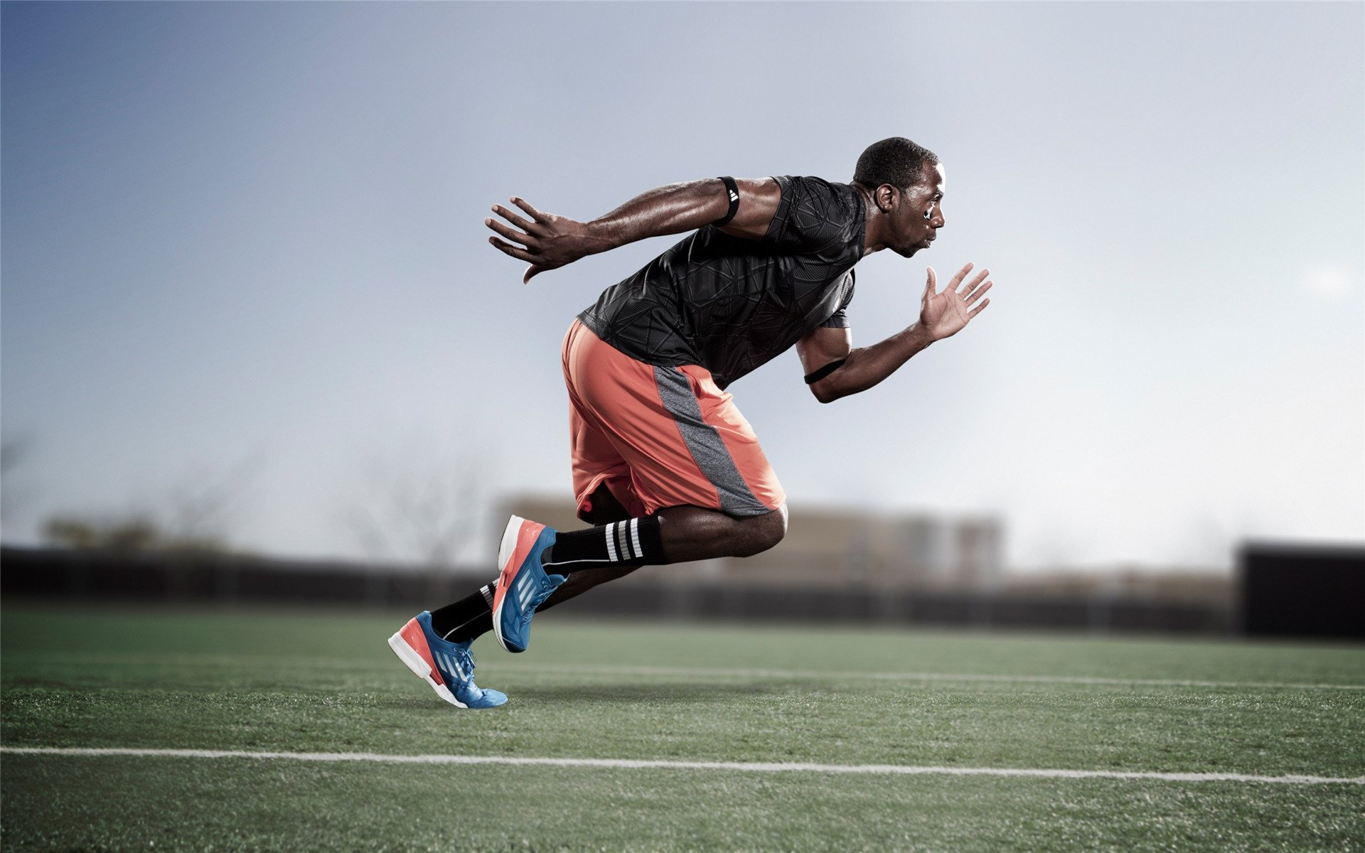 英超星光璀璨：神级过人引爆全场，英超低调看