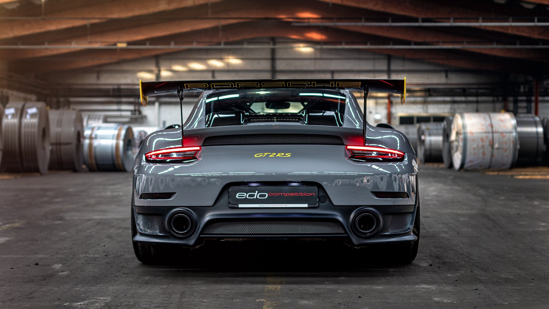 _赛后盛宴:运动员互动与粉丝大合影_,运动员合照