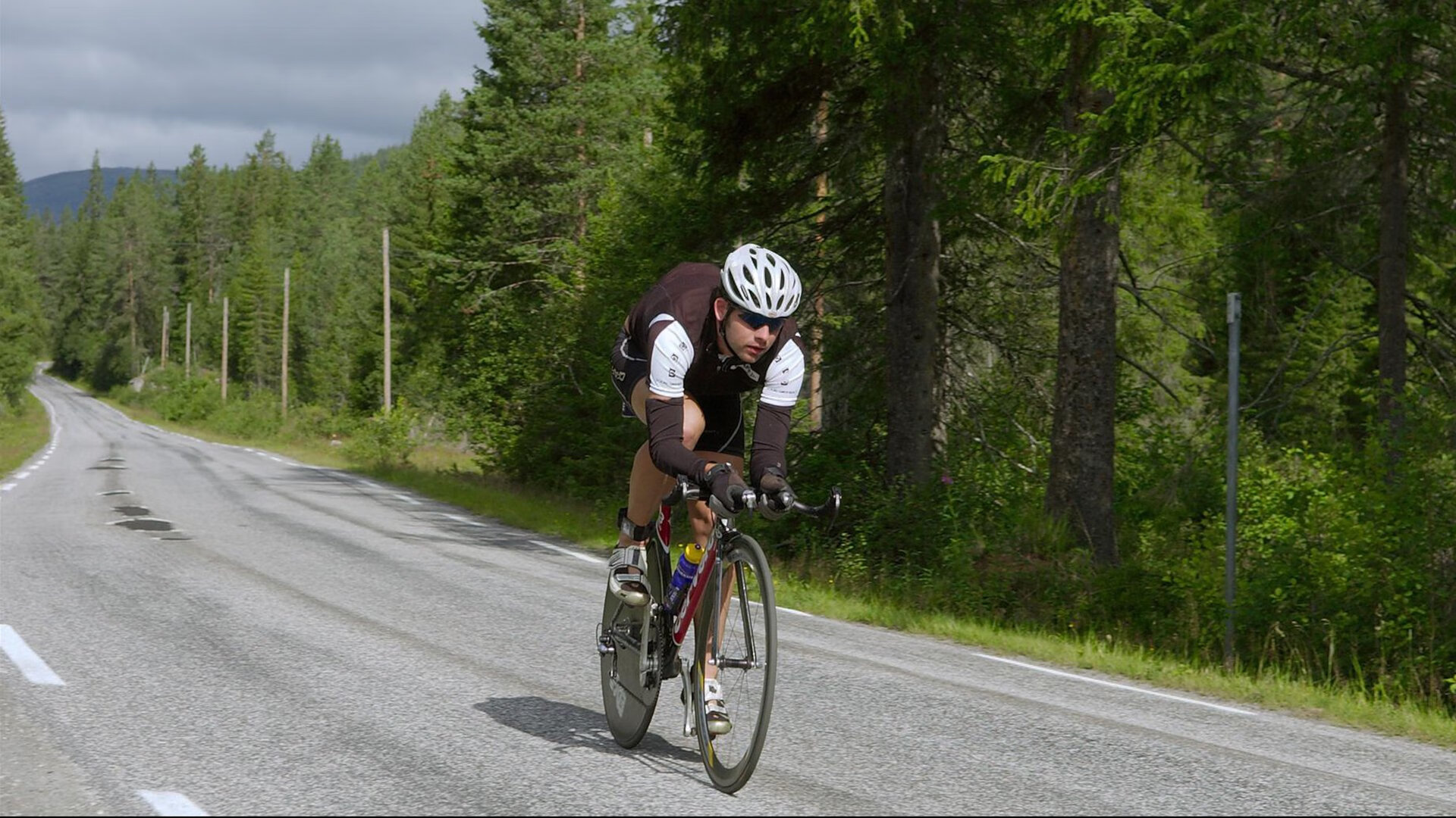 JIU YOU GAME-_赛场上的感人时刻：运动员互相鼓励传递正能量_，激励运动员的说辞